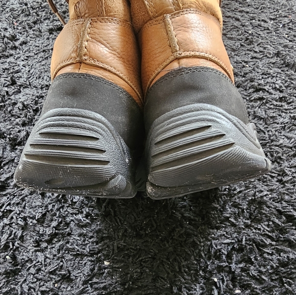 Ugg ariondack boots - Picture 3 of 7